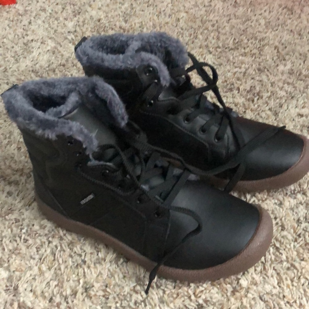 Minimalist barefoot winter boots